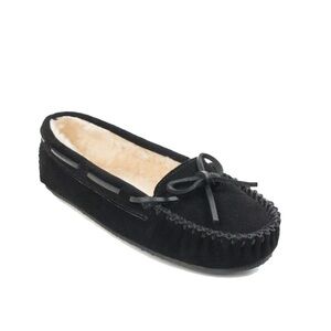 Minnetonka Black Moccasin Slippers with Cream Lining Size‎ 5W Wide